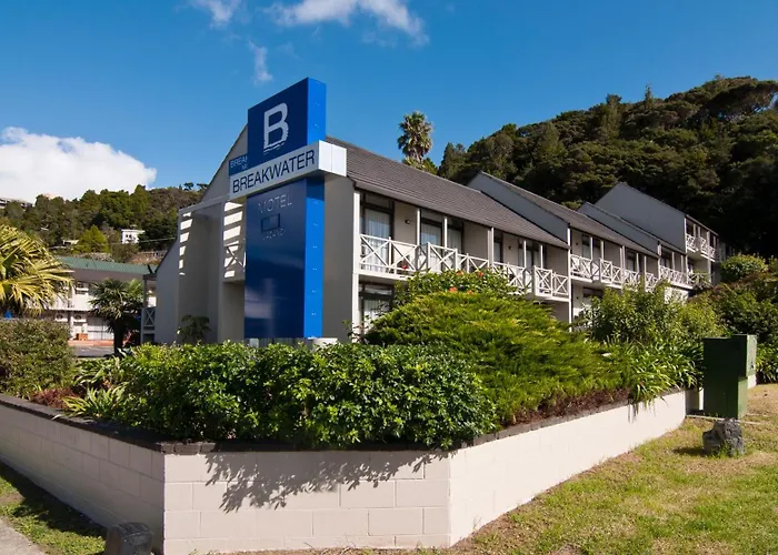Breakwater Motel