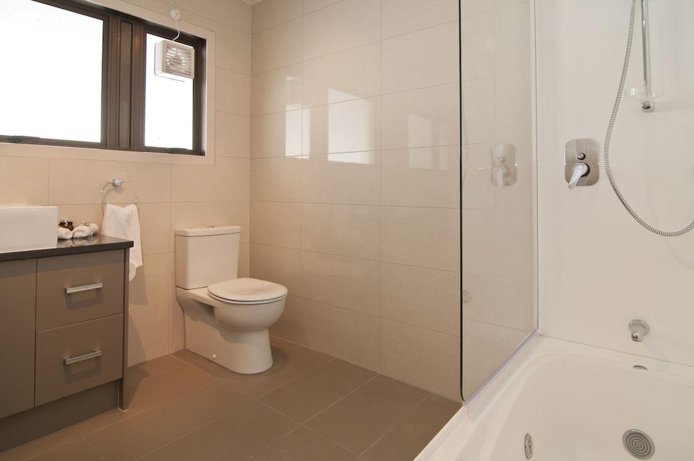 Breakwater 4*