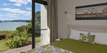 Breakwater Motel 4*
