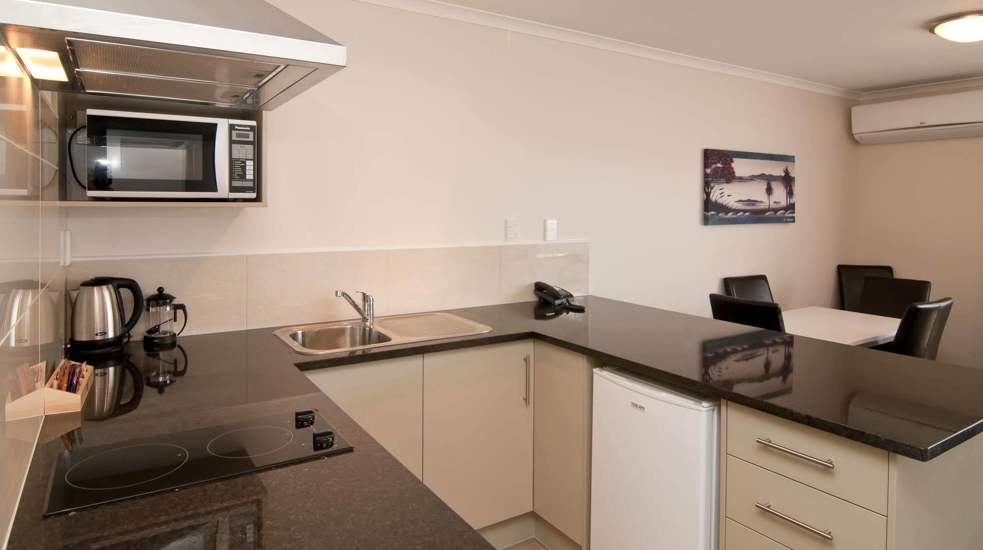 Motel Breakwater 4*